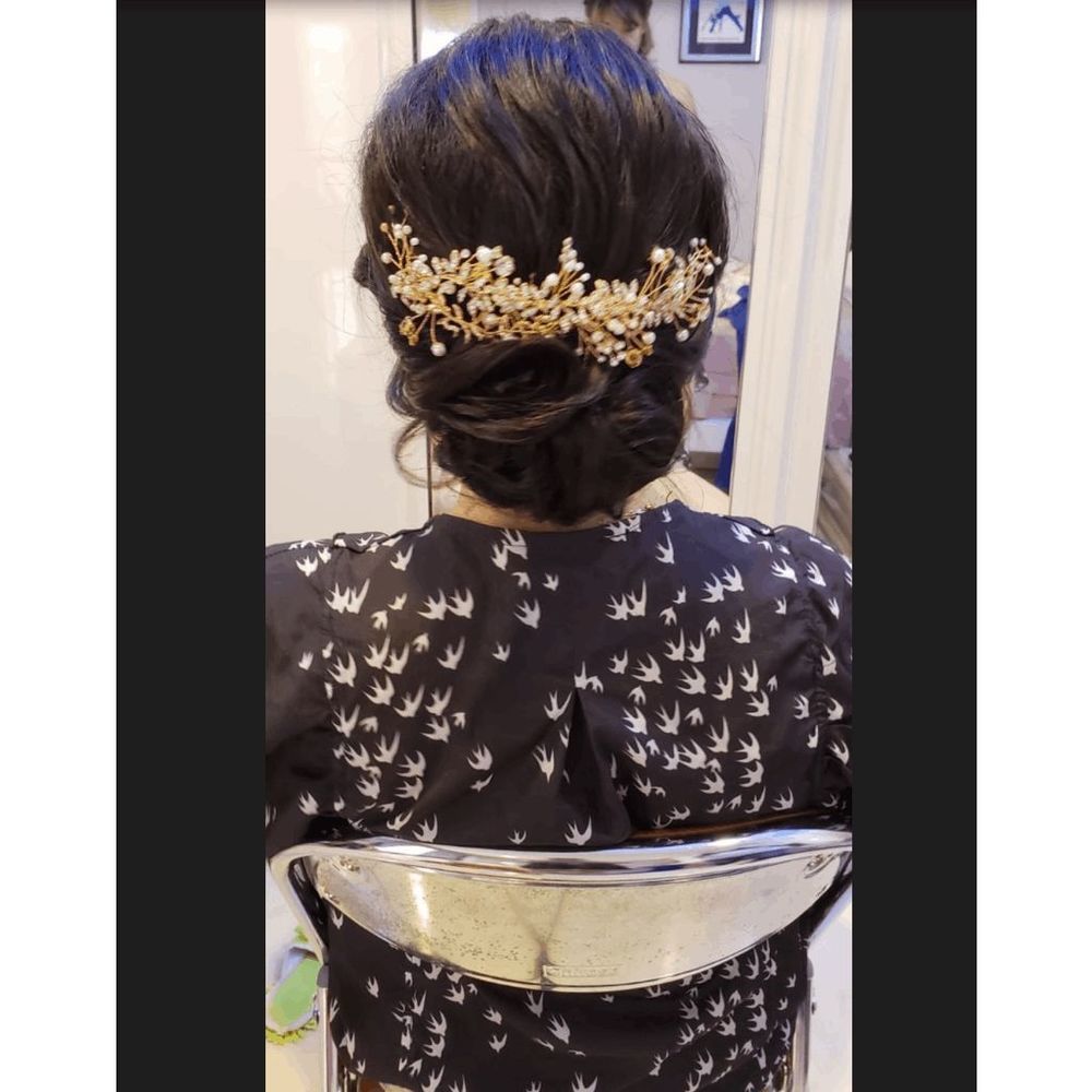 Brand new bridesmaid or bride gold head piece with crystals.
